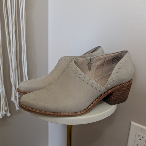 Caslon Cream Leather Mules Western Style Size 7 Wooden Heel - Picture 3 of 10